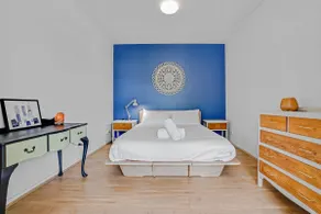 Brunswick Executive Apt 2BR with parking - Image 3