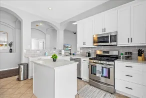 NEW - Poolside Oasis Heated POOL Home - 2000 SF - Image 4