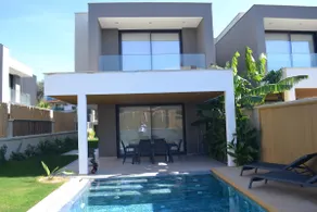 Super deluxe pool in the center - Image 3