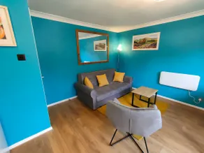 Cosy Dragonfly Garden Apartment with free parking - Image 4
