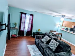 cozy and comfy with lake view - Image 3