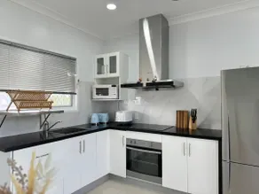 Convenient 2 Bedroom house unit in Salisbury - Image 4