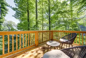 Stacey's Studio Suite w/Lake View - Image 3