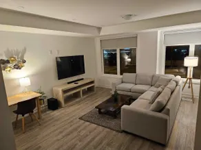 Convenient and Bright 3br Townhome at Main St - Image 4