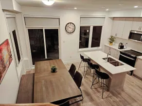 Convenient and Bright 3br Townhome at Main St - Image 3