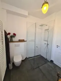 Red apartment on the estate - Image 5