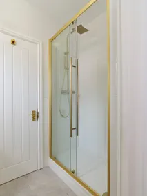 Rofennie Suite -Luxury ensuite room! - Image 5