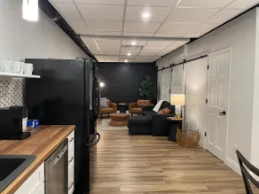 Beautiful 1 BR, 1 Bath Apartment - Image 5
