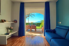 Relax with a pool, jacuzzi, A/C, e-bike, and Wi-Fi - Image 3