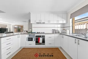 Comfort Airport Bliss-4 Bedroomsx3 Bathrooms - Image 5