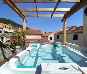 Villa de Blue-Rooftop pool & Jacuzzi - Image 2