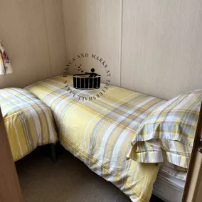 Bianca and marks 8 berth Caravan with Hot tub - Image 5