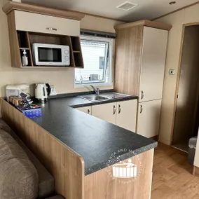 Bianca and marks 8 berth Caravan with Hot tub - Image 3