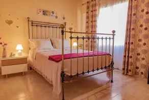 Washing Machine, free Wi-Fi & Parking, Patio - Image 5