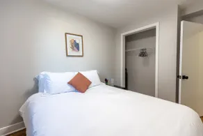 1 Bed Centrally Located Home in the Hospital Area! - Image 2