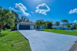 Modern and Spacious 3bdrm and 3 bath house with pool - Image 2