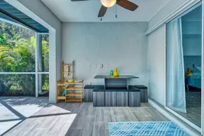 Modern and Spacious 3bdrm and 3 bath house with pool - Image 5