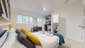 Modern Studio 5 - Regents Park - Image 4