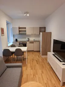 Central apartment with terrace and parking space - Image 3