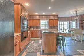 House on Hill,4BR, 3BA, hot tub - Image 5