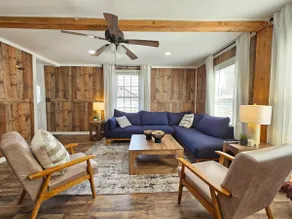 Charming Farmhouse in Oneonta - Image 3