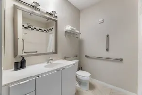 Central 1 Bed + Co-Working Near Stadium & CBD! - Image 5