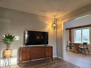 Modern Townhouse, vintage touch - Image 2