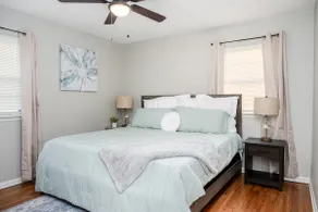 Renovated Family Home, Fenced Yard 3Bedroom - Image 3