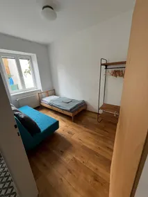 3 bedroom apartment with garden and parking space - Image 4