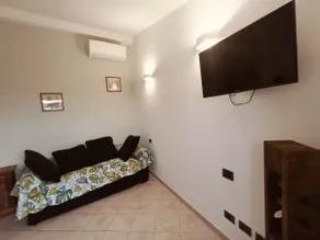 Ulivo Apartment - View of San Gimignano - Image 3