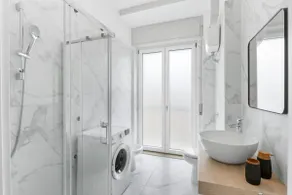 Sea View Luxury Apartment - Image 5
