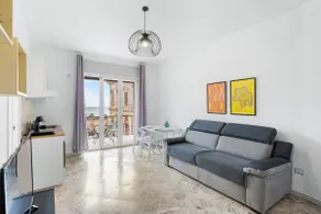 Sea View Luxury Apartment - Image 3