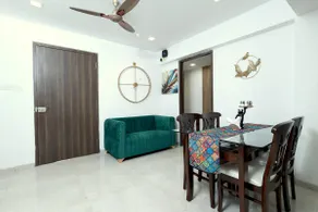 Business Traveler’s 4 BHK Apartment Near NESCO - Image 5