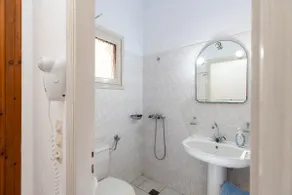 Twin Room Peris Rooms - Image 4