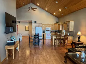 Comfortable cabin on Long Lake - Image 2