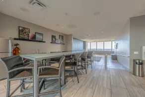 Sky Luxury/Free Parking/Downtown/Pool/Gym/K'Bed - Image 3