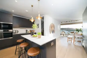 Luxury Waterfront Townhouse - Image 3