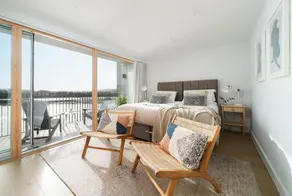 Luxury Waterfront Townhouse - Image 5