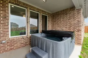 Luxury and Spacious Family Retreat - Image 4