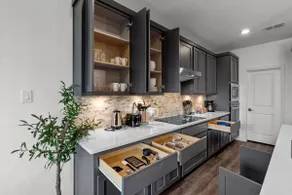 Luxury and Spacious Family Retreat - Image 2