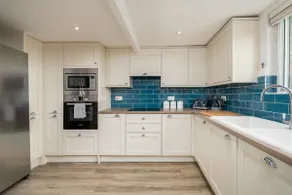 Charming 4 Bed Cottage in Herts Countryside - Pass the Keys - Image 4