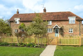 Charming 4 Bed Cottage in Herts Countryside - Pass the Keys - Image 3