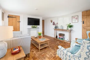 Charming 4 Bed Cottage in Herts Countryside - Pass the Keys - Image 5