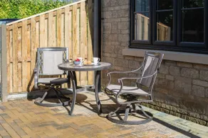 Goodwood - Modern Stay in Cotswolds with Hot Tub - Image 3