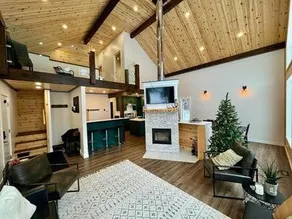 Escape to Nature - Stunning 4-Season Cabin! - Image 2