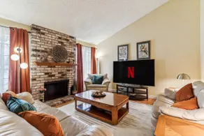 Pet Friendly, 5m to Niles District, Pool Table - Image 3
