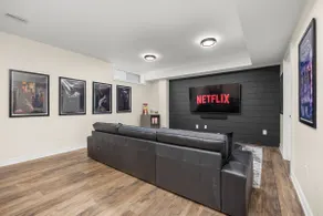 Summer Promo | Lux Home Near Downtown w/ Parking - Image 5