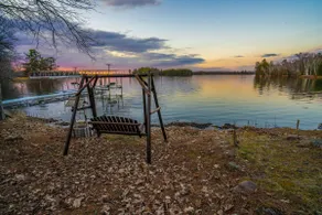 Lakefront Haven: HotTub, Games, BBQ, Fishing+MORE! - Image 4
