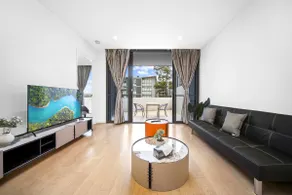 Sleek Urban Lifestyle Retreat in Heart of Rhodes - Image 4