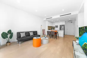 Sleek Urban Lifestyle Retreat in Heart of Rhodes - Image 3
